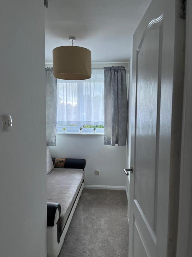 3 Bed House In Walsall, Perfect For Contractors & Leisure & Free Parking Dış mekan fotoğraf